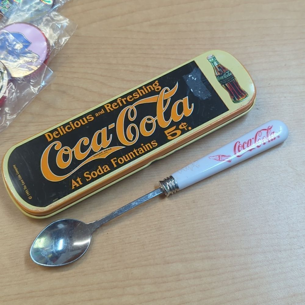 Coca-Cola 1998 "Evolution of the Contour Bottle" Set/3 and lots of collectables - Picture 8 of 16
